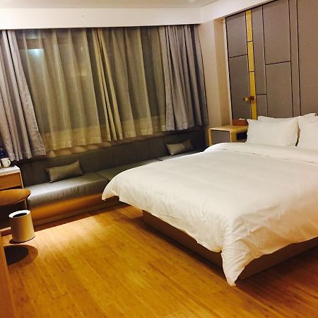 Ss Hotel Xujiahui Шанхай Екстериор снимка