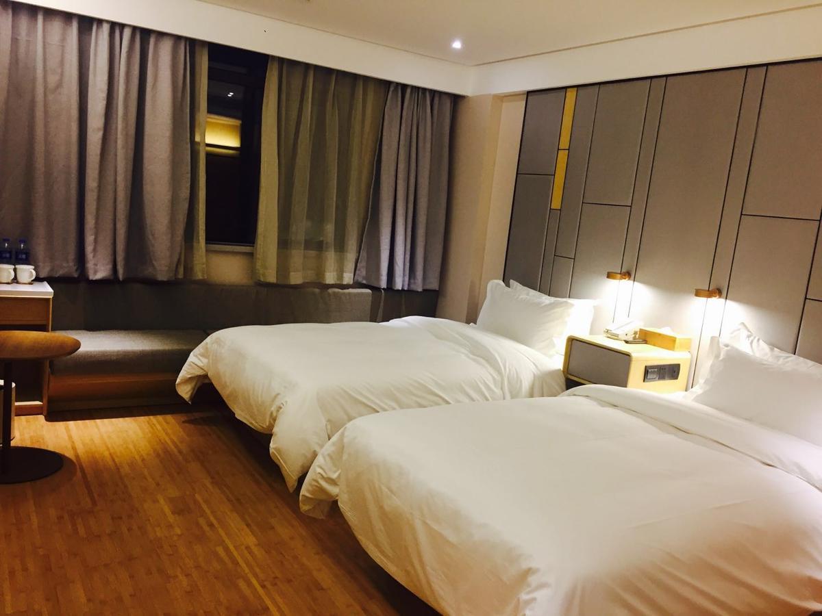 Ss Hotel Xujiahui Шанхай Екстериор снимка