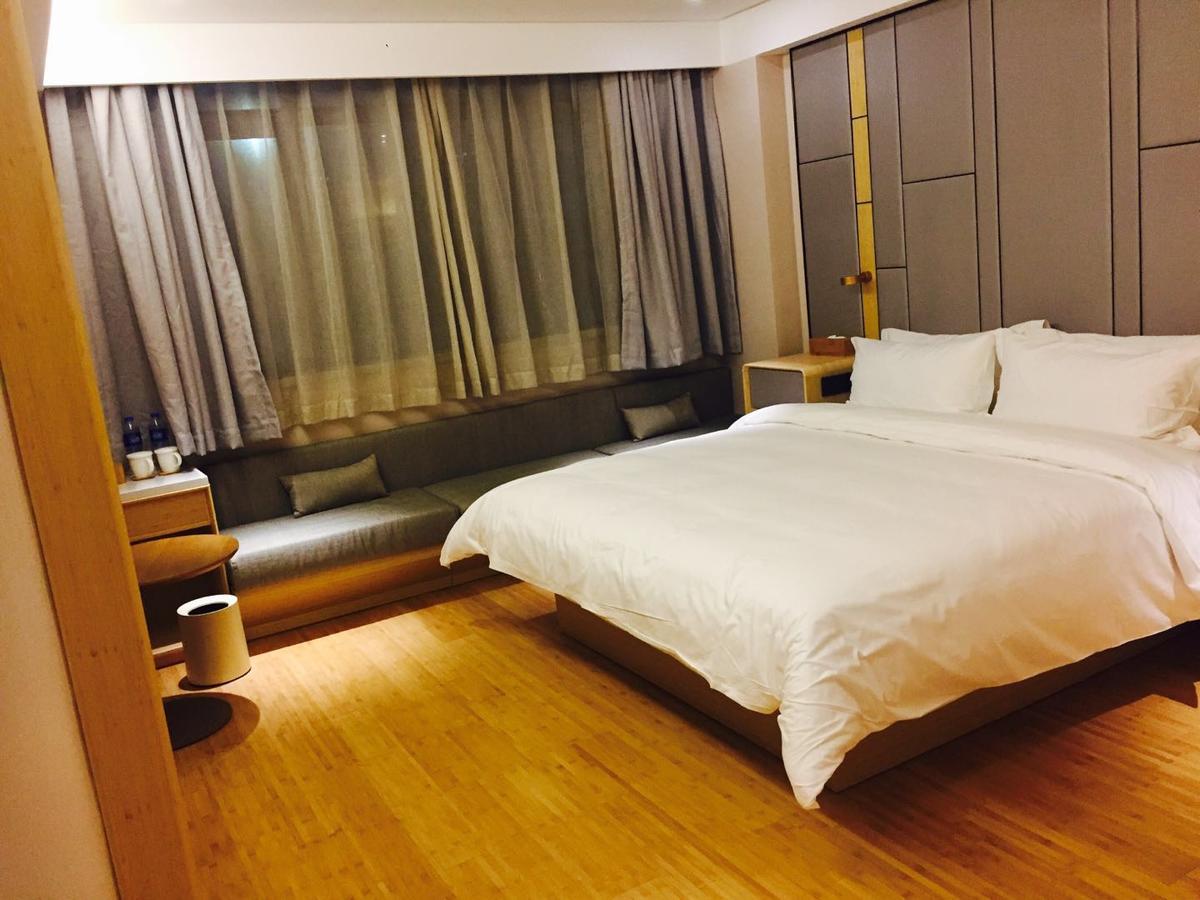 Ss Hotel Xujiahui Шанхай Екстериор снимка